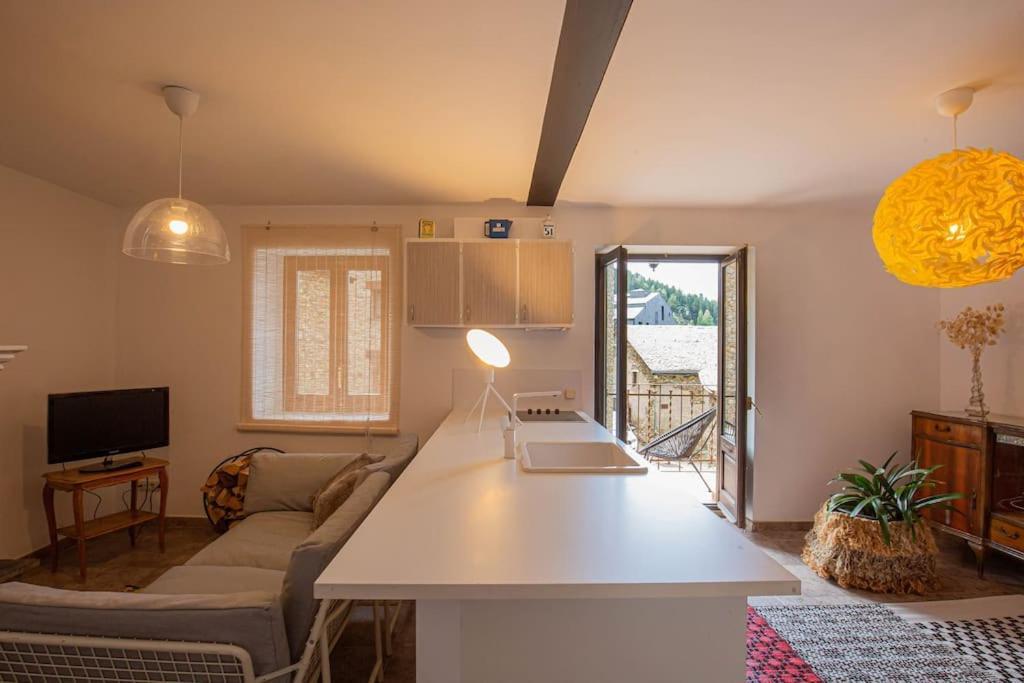 Casa Jarca 1er Piso, A 1km De *